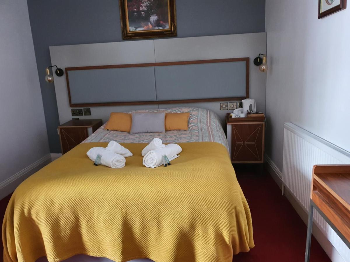 The Royal Oak Hotel 查珀伦勒弗里斯 外观 照片
